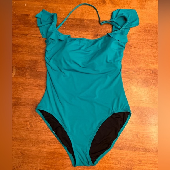Vince Camuto Swimwear Ladies Size 12 EUC Pretty w/Ruffle Shoulder Summer Pool - Picture 1 of 5